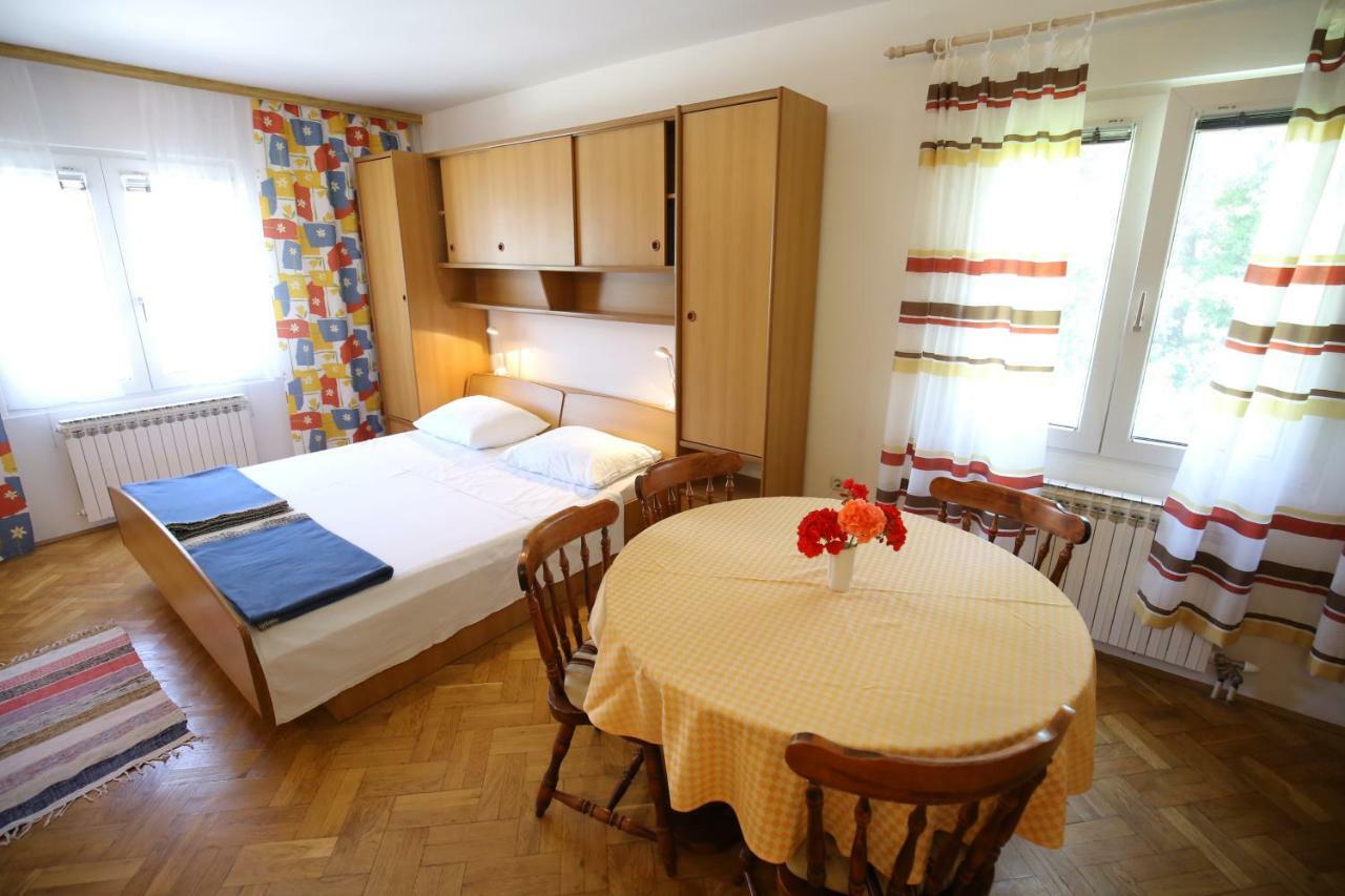 Apartments Paleka Petrcane Exterior foto