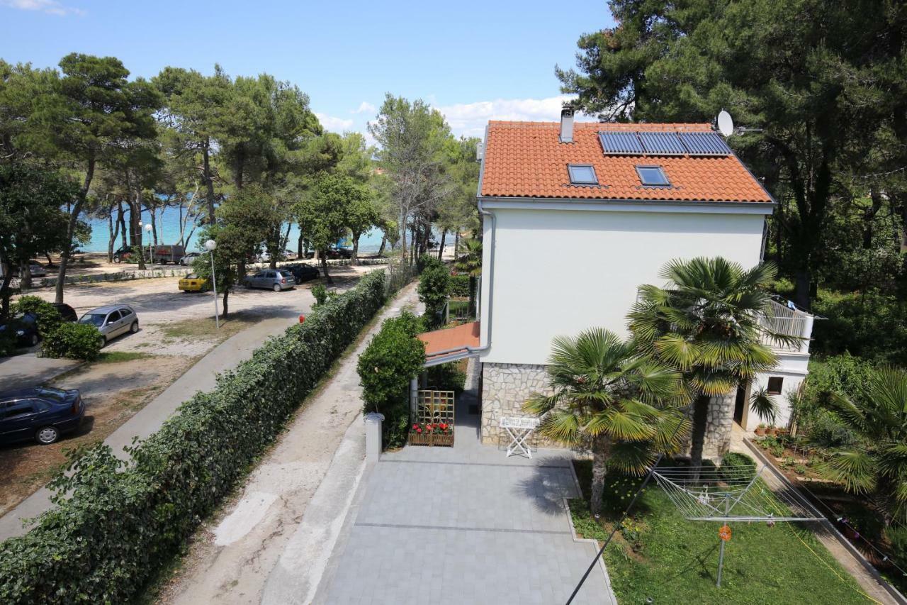 Apartments Paleka Petrcane Exterior foto
